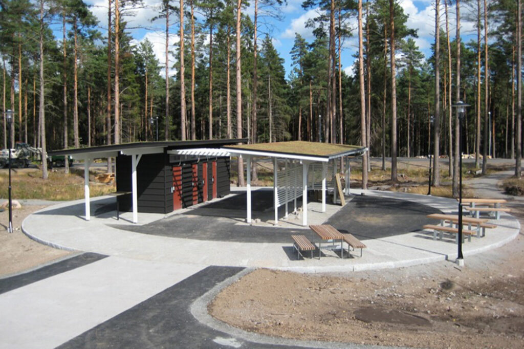 Mattis bygg hjälper till med diverse byggprojekt i Uppsala, som att bygga rastplats.